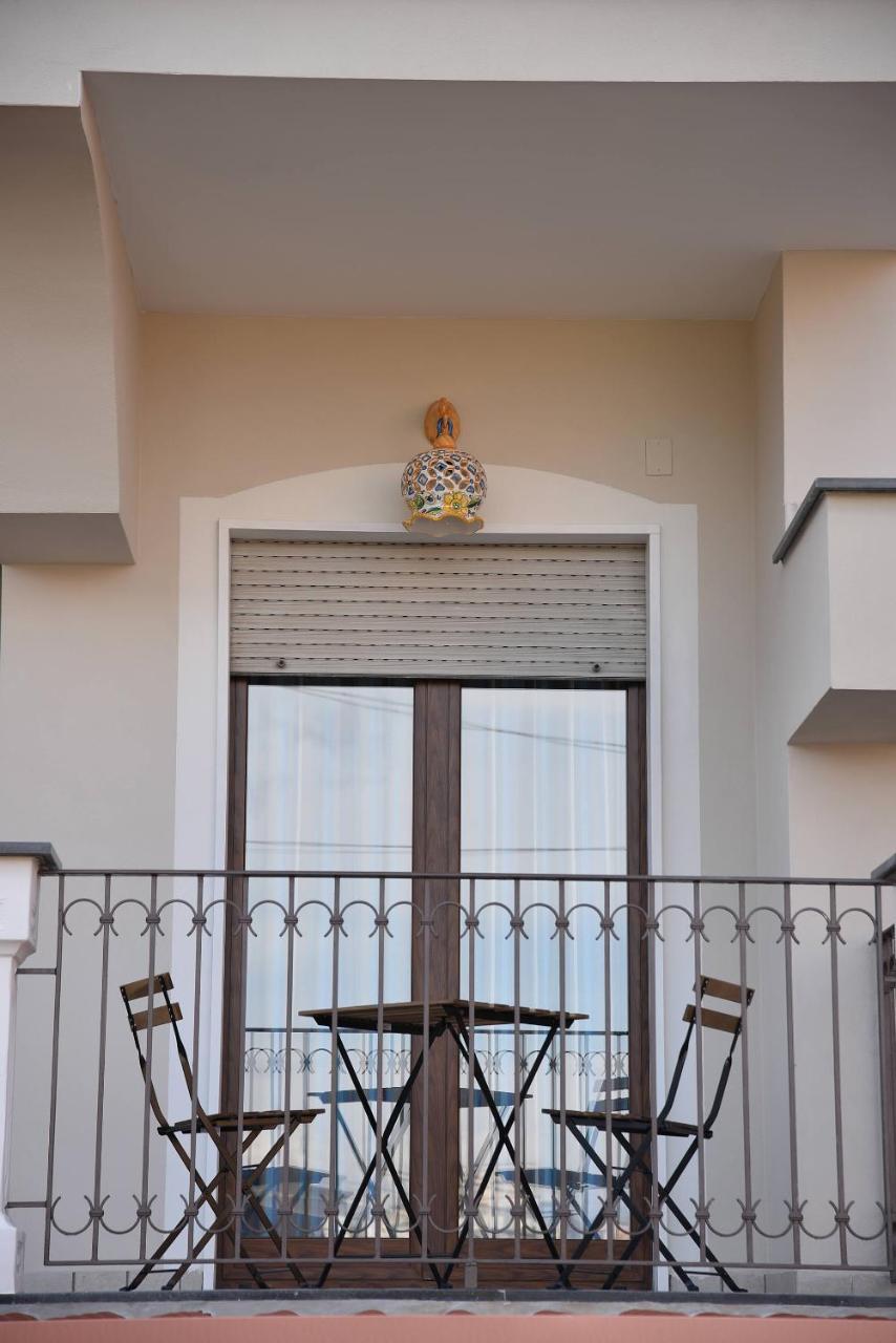 B&B Le Cycas 카스텔라마레디스타비아 외부 사진